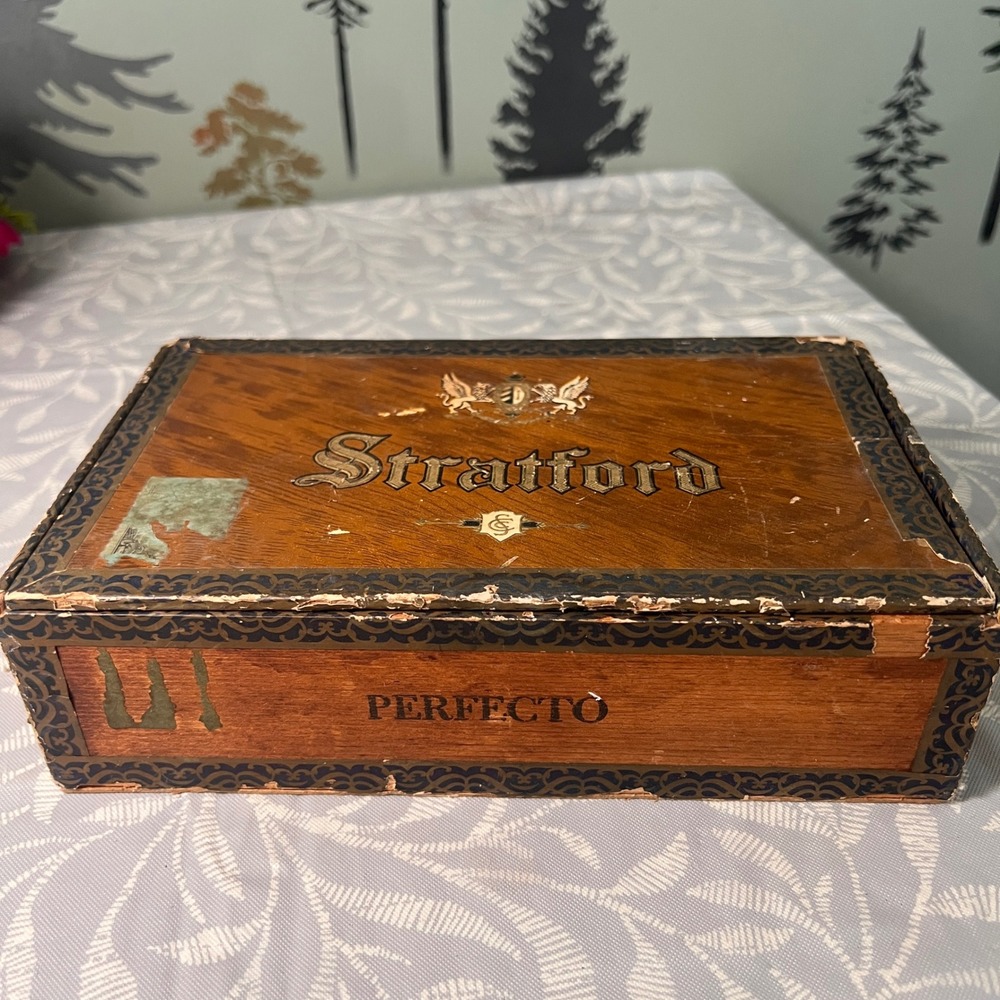 Vintage Stratford Gold Stripe Perfecto Wooden Cigar Box 1951 Birth Announcement